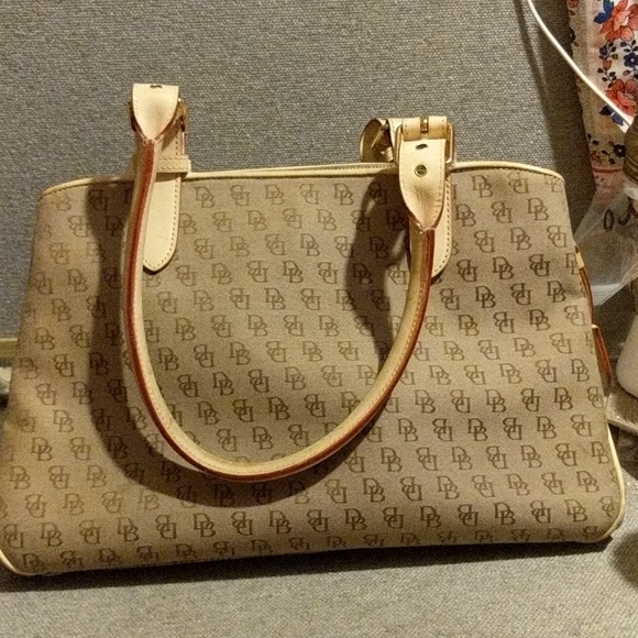 Purse - Picture 2 of 2